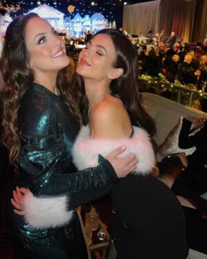 Victoria Justice Instagram - Saw some old friends, made some new 🥰💋
@macfarlaneseth you throw the best holiday party hands down. Thank you again for having me ♥️
(also the song, I had to 😝)