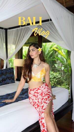 Viddhi Giri Instagram - Lazy mornings at @kayumanisresort , Bali. This is your sign to plan that beach getaway with your sister! 🌴✨
.
#balivlog #traveldiaries #lovemylife #beachgetaway
