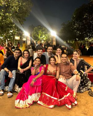 Viddhi Giri Instagram - Last glimpses from Gujarat 🧡
.
#navratrispecial #garba #previouslyon #lifelately #gujjulove