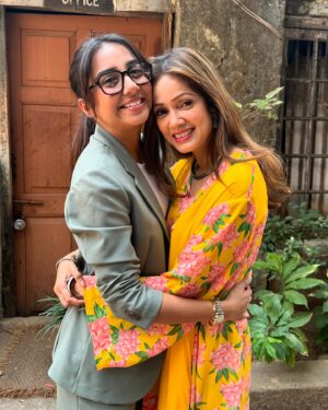 Vidya Malvade Instagram - #SHUKRIYALOLZEENAT 🤩
4 years .. 3 seasons .. So much love you guys have been pouring upon us …❤️‍🔥❤️‍🔥❤️‍🔥❤️‍🔥
Been trying to read all your beautiful comments , letters & reviews that y’all are writing with so much heart & warmth 

Here are the peeps who made it happen .. my lil blessings .. there are sooo many more .. to all our teams who worked tirelessly to create the magical MM season 3 

& Our hearts are fulllll 
Thankyou.. thank you everyone 

#MISMATCHEDONNETFLIX
#MismatchedS3onnetflix 
@netflix_in @rsvpmovies
