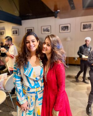 Vidya Malvade Instagram - #SHUKRIYALOLZEENAT 🤩
4 years .. 3 seasons .. So much love you guys have been pouring upon us …❤️‍🔥❤️‍🔥❤️‍🔥❤️‍🔥
Been trying to read all your beautiful comments , letters & reviews that y’all are writing with so much heart & warmth 

Here are the peeps who made it happen .. my lil blessings .. there are sooo many more .. to all our teams who worked tirelessly to create the magical MM season 3 

& Our hearts are fulllll 
Thankyou.. thank you everyone 

#MISMATCHEDONNETFLIX
#MismatchedS3onnetflix 
@netflix_in @rsvpmovies