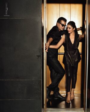 Vimala Raman Instagram - Things are Brewing ✨Look #2 from the conceptual shoot with @vinayrai79 & @vimraman ✨ 
..
..
Ft - Shot for @vinayrai79 & @vimraman ✨
Shot by @prachuprashanth ✨
Styled by @vekkey ✨
Makeup & Hair @makeupibrahim @hairstylists_vijayaraghavan ✨
Location Partner @icchennai ✨
Assisted by @sukes_n ✨

#Vinay #VinayRai #VimalaRaman #VV