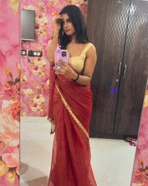 Vindhuja Vikraman Instagram - Thank u @urs_almirah for this beautiful saree dear loved it…do check there page for more collections 🥻❤️ 

Blouse designed @samarya_designstudio 👚