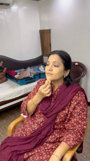 Vinodhini Vaidynathan Instagram - ஆமா… அப்படியே நேரமிருந்துட்டாலும்।?

#ValentinesDay