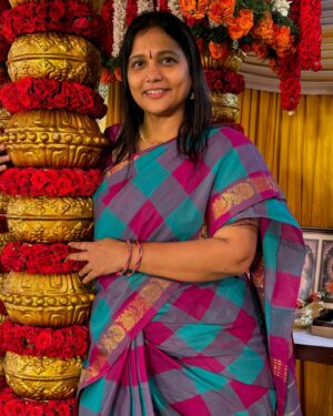 Vinodhini Vaidynathan Instagram - -