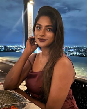 Vinusha Devi Instagram - Wrapped in Love ❤️

As I celebrated another year of life,
I’m overwhelmed with gratitude! Thank you to each and every one of you for making my birthday so special. From the heartfelt wishes to the hilarious IG stories, blessings, phone calls, and texts, posts, edits. I felt loved and celebrated throughout the day.

I’ve been blessed with amazing opportunities, experiences, and people who’ve supported me every step of the way. Here’s to many more years of growth, learning, and shining bright on screen! 

With love,
Vinusha Devi 

#vinushadevi #birthdaypost #birthdayoutfit #celebration #love