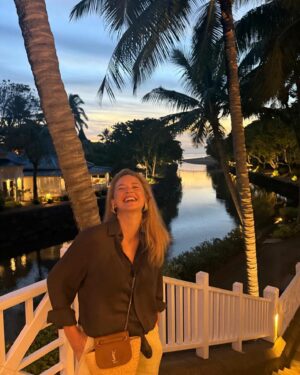Virginie Efira Instagram - Best place ❤️ Définitivement ! ✨ Merci à toute l’équipe démente du @Heritage_LeTelfair ☀️ Bonne année à tous ! 💕