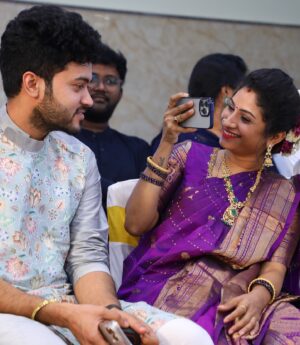 Vishnu Priya Instagram - Us 💜💜💜💜🧿🧿🧿🧿🧿🧿 
.
📸: @rs_clicks95 ♥️
.
Saree : @vinayakasilks24 ♥️ 
.
#candid #candidphotography #photographer #photography #engagement #family #happyus #love #spreadlove #spreadpositivity #sidshnu #subscribe #thankyou