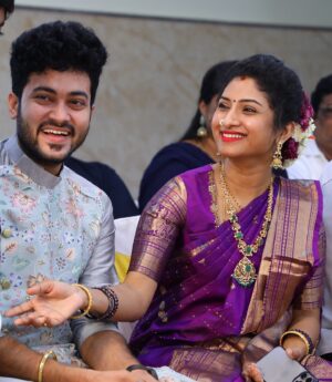 Vishnu Priya Instagram - Us 💜💜💜💜🧿🧿🧿🧿🧿🧿 
.
📸: @rs_clicks95 ♥️
.
Saree : @vinayakasilks24 ♥️ 
.
#candid #candidphotography #photographer #photography #engagement #family #happyus #love #spreadlove #spreadpositivity #sidshnu #subscribe #thankyou