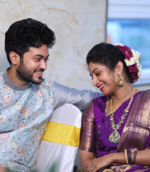 Vishnu Priya Instagram - Us 💜💜💜💜🧿🧿🧿🧿🧿🧿 
.
📸: @rs_clicks95 ♥️
.
Saree : @vinayakasilks24 ♥️ 
.
#candid #candidphotography #photographer #photography #engagement #family #happyus #love #spreadlove #spreadpositivity #sidshnu #subscribe #thankyou