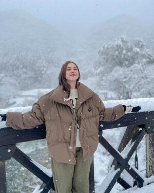 Waratthaya Wongchayaporn Instagram - ใช่ค่ะ รูปยังไม่หมด และยังมีอีก 😂🌨️❄️☃️ 🧥 @simpledayscoat