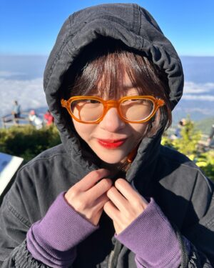 Warisara Jitpreedasakul Instagram - ขึ้นเขา🥶!
ลงเขา🥵!