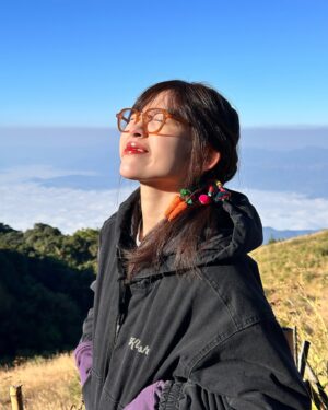 Warisara Jitpreedasakul Instagram - ขึ้นเขา🥶!
ลงเขา🥵!