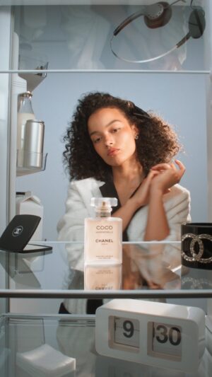 Whitney Peak Instagram - BEAUTY BEHIND THE DOOR – Morning After

COCO MADEMOISELLE HAIR PERFUME

@WhitneyPeak
—
#CHANELBeauty #CHANELFragrance #CocoMademoiselle
#MorningRoutine