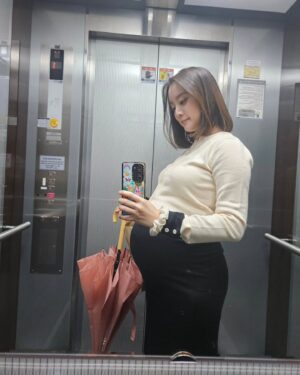 Woo Hye-rim Instagram - 더 늦기 전에 올리는 마지막 만삭 사진🙂💓 #새로운시작