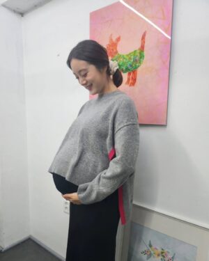 Woo Hye-rim Instagram - 더 늦기 전에 올리는 마지막 만삭 사진🙂💓 #새로운시작