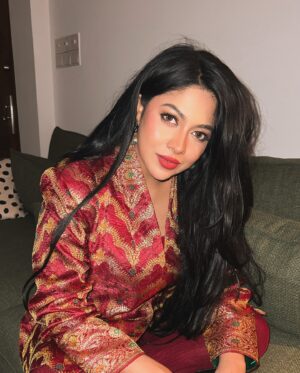 Xefer Rahman Instagram - 🍒

Outfit courtesy : @dhakavintage