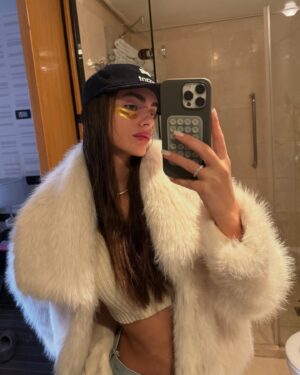 Yael Shelbia Instagram - איך אומרים ? תנו למוזיקה לחבר בנינו 🎶💘