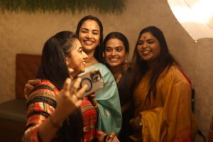 Yamuna Chinnadurai Instagram - Friends ❤️