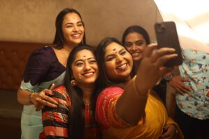 Yamuna Chinnadurai Instagram - Friends ❤️