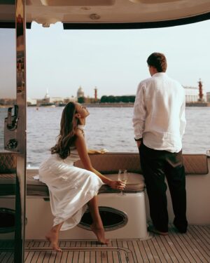 Yana Koshkina Instagram - Нашей семье сегодня 1 год💍🤍