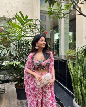 Yashaswinee Raje Singh Instagram - OG memory haul 💐 
 
wearing @label.gauridhawan via @alistclub 💕