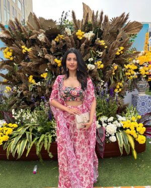 Yashaswinee Raje Singh Instagram - OG memory haul 💐 
 
wearing @label.gauridhawan via @alistclub 💕