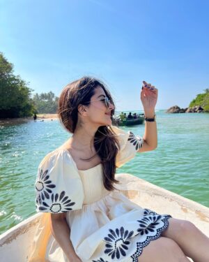 Yashaswinee Raje Singh Instagram - swipe to see my  1