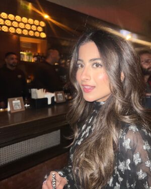 Yashaswinee Raje Singh Instagram - in the mood for 🪩🍸🌟
 
dress: @amrtaofficial 🤍