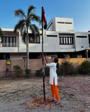 Yastika Bhatia Instagram - On this historic day, let’s pledge to uphold the values of equality, justice, and freedom. Happy Republic Day! 🇮🇳🌹