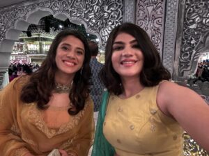 Yastika Bhatia Instagram - What a magical evening ✨😄 

#anantradhikawedding

Hair: @manemaniac_