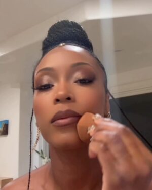 Yaya DaCosta Instagram - About last night…

1. Celebrating the Golden Globes winners and nominees with our Netflix family.
2. Mingling and schmingling.
3. Started at St. Michael’s Montessori School, now we’re here. @alekseiarcher 
4. Started in Chicago, now we’re here. @sophiabush 
5. Love this powerhouse of a woman.
6. I will always take advantage of a good photo booth.
7. Joy as medicine.
8. I took a makeup class with @_cincodemaya last month and now I think I’m a professional. lol
9. I say a little prayer for those fighting for their right to exist. I say a little prayer for the planet— Onile, Gaia, Pachamama. I say a little prayer for humanity’s past, present and future generations. A prayer for the animal kingdom, and another for our plant allies. I say a little prayer for peace. May every act of ill intent be intercepted and alchemized by Divine Order in service of New Earth. I love you.

suit: @kentegentlemen of Côte d’Ivoire 
shoes & purse: @balmain 
nails: @heyquisa 
hair: @chiomanvhair 
makeup: Eu. Moi. Yo. Me. Mimi. Watashi (wa suta 😜)