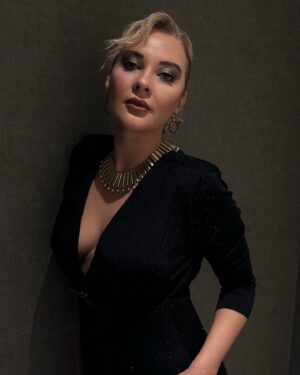Yeliz Doğramacılar Instagram - #reklam 
Seren Şirketi’nin  Yıl sonu değerlendirme toplantısı ve 21. yıl gala gecesinin  sunumunu yapmaktan büyük bir mutluluk duydum. Bu özel projede yer almak, her detayıyla heyecan vericiydi!
Her şeyin kusursuz ilerlemesini sağlayan asistanım Elbi’ye @elbikayhan  ayrıca sonsuz teşekkürlerimi sunuyorum. Birlikte harika bir iş çıkardık! 🙌✨
Hem gece kıyafetimle hemde toplantı sunumlarımdaki kombinlerimle herzman yanımda olan @fountfashionbutik iyi ki varsın 🌺

📸 @elbikayhan 🙏🏽🍀

#sunum #sunuculuk #reklam #yelizdoğramacılar