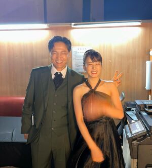 Yoon Bo-mi Instagram - .
#서울드라마어워즈😉
#조한철선배님>_<