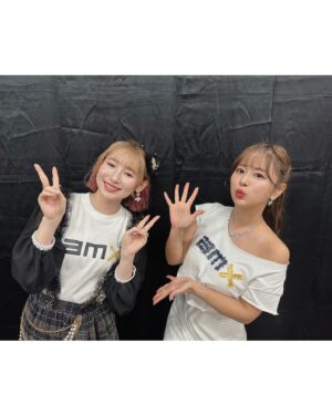 Yoshino Nanjo Instagram - ✴︎
ANIMAX MUSIX2024

✴︎
出演者のみなさまと〜！！（撮れなかった方もいますが😭）
翔太くんとはまたなんちゃってアー写やりました笑
わたしだけ笑ってて失敗した！！ので激加工して雰囲気で誤魔化そうとしてみました‥ので他と質感違うのはそのためです笑

久々にお会いできた方もいたり、おしゃべりできたり、ステージ以外でも本当に楽しい時間をみなさまありがとうございました✨

ほんとに、素敵な世界をお持ちなみなさまとご一緒させていただき、改めてすごい場所だな〜〜と思いました。ありがてぇ！！！

ホントに、素敵で可愛くてカッコいい！

衣装 前田千佳子さん
ヘアメイク @1129kotomi
