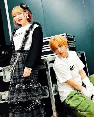 Yoshino Nanjo Instagram - ✴︎
ANIMAX MUSIX2024

✴︎
出演者のみなさまと〜！！（撮れなかった方もいますが😭）
翔太くんとはまたなんちゃってアー写やりました笑
わたしだけ笑ってて失敗した！！ので激加工して雰囲気で誤魔化そうとしてみました‥ので他と質感違うのはそのためです笑

久々にお会いできた方もいたり、おしゃべりできたり、ステージ以外でも本当に楽しい時間をみなさまありがとうございました✨

ほんとに、素敵な世界をお持ちなみなさまとご一緒させていただき、改めてすごい場所だな〜〜と思いました。ありがてぇ！！！

ホントに、素敵で可愛くてカッコいい！

衣装 前田千佳子さん
ヘアメイク @1129kotomi