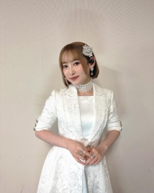 Yoshino Nanjo Instagram - とある科学の超音楽祭
2024.11.4
⁡
・・・
⁡
まさかの写真あげてませんでした‥！（Xにあげたのか‥？）
詳しい感想なんかはFCラジオで話したりしたのですが、
「only my railgun」の発売からちょうど15周年のこの日に、レールガンのイベントに参加することが出来てとても幸せでした。
⁡
色んな景色や経験をくれたこの曲を、レールガンファンの皆さまの前で披露できたこと、キャストのみなさんと一緒にステージに上がれたこと、「感慨深い」って言葉がこれほどしっくりくるシーンはそうそうないってくらい、感じ入ることが多い１日でした。
⁡
禁書目録のカバーコーナーもありわたしは、真音ちゃんの「メモリーズ・ラスト」をカバーさせていただきました。大切に歌いました。
⁡
改めて、テレビアニメ「とある科学の超電磁砲」放送開始15周年おめでとうございます✨
⁡
⚡️
⁡
fripでの出演ということで、イヤモニも当時使ってたのを持ってきたよ〜笑
⁡
オリジナル版のomrの音源なかったので15th版にしました。

・・・
⁡
ヘアメイク @maaaaasahi0514 
スタイリスト 前田千佳子さん