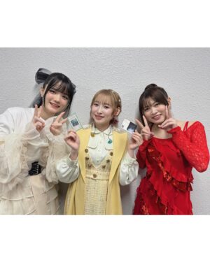 Yoshino Nanjo Instagram - ✴︎
ANIMAX MUSIX2024

✴︎
出演者のみなさまと〜！！（撮れなかった方もいますが😭）
翔太くんとはまたなんちゃってアー写やりました笑
わたしだけ笑ってて失敗した！！ので激加工して雰囲気で誤魔化そうとしてみました‥ので他と質感違うのはそのためです笑

久々にお会いできた方もいたり、おしゃべりできたり、ステージ以外でも本当に楽しい時間をみなさまありがとうございました✨

ほんとに、素敵な世界をお持ちなみなさまとご一緒させていただき、改めてすごい場所だな〜〜と思いました。ありがてぇ！！！

ホントに、素敵で可愛くてカッコいい！

衣装 前田千佳子さん
ヘアメイク @1129kotomi
