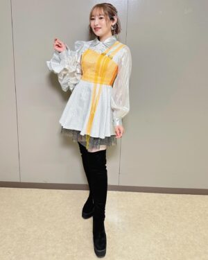 Yoshino Nanjo Instagram - とある科学の超音楽祭
2024.11.4
⁡
・・・
⁡
まさかの写真あげてませんでした‥！（Xにあげたのか‥？）
詳しい感想なんかはFCラジオで話したりしたのですが、
「only my railgun」の発売からちょうど15周年のこの日に、レールガンのイベントに参加することが出来てとても幸せでした。
⁡
色んな景色や経験をくれたこの曲を、レールガンファンの皆さまの前で披露できたこと、キャストのみなさんと一緒にステージに上がれたこと、「感慨深い」って言葉がこれほどしっくりくるシーンはそうそうないってくらい、感じ入ることが多い１日でした。
⁡
禁書目録のカバーコーナーもありわたしは、真音ちゃんの「メモリーズ・ラスト」をカバーさせていただきました。大切に歌いました。
⁡
改めて、テレビアニメ「とある科学の超電磁砲」放送開始15周年おめでとうございます✨
⁡
⚡️
⁡
fripでの出演ということで、イヤモニも当時使ってたのを持ってきたよ〜笑
⁡
オリジナル版のomrの音源なかったので15th版にしました。

・・・
⁡
ヘアメイク @maaaaasahi0514 
スタイリスト 前田千佳子さん