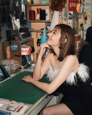 Yoyo Chen Instagram - 想起以往常常在錄影廠拍劇到天亮的日子
是磨練、也是成長….🦋

#loveyo
#錄影廠
#13廠
#拍照記錄回憶

Earrings : @crisathena_paris