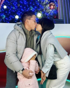 Yuanita Christiani Instagram - Merry Christmas and best wishes for a healthy, happy and peaceful New Year 🎄❤️