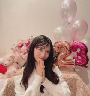 Yui Oguri Instagram - 23歳になりました🎂♡
沢山のお祝いメッセージ
ありがとうございます！！

人としても自立し
周りの方も幸せにできるような
素敵な女性に近づけるように頑張ります。
大好きな美容も〜

23歳も楽しむぞ~！！

#小栗有以生誕祭
#小栗有以生誕祭2024