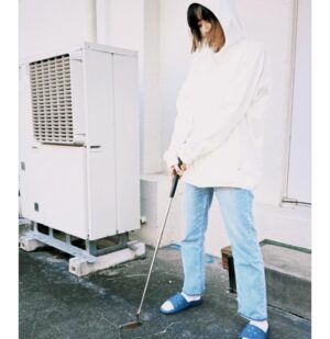 Yuki Sakurai Instagram - 皆様こんばんは。

「ライオンの隠れ家」先日最終回を迎えまして、ご視聴くださった皆さま、本当にありがとうございました。

温かくて優しい、でもしっかりとしたエネルギーが感じられる、大好きで素敵な作品でした。

そして楓役を演じる事が出来てとても幸せでした。

写真はクランクアップとは関係ないやつです

"オールスター感謝祭でゴルフを担当する事になりクラブに触った事もなかった桜井はびびって前日にスタッフさんのゴルフ道具を借りて握り方を仕込んで貰っていましたの巻"

みかんって皮剥く時、目に汁が飛んじゃうよね

　　　　　　　　　　　　　　　　　　　桜井🍊