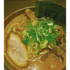 Yuki Sakurai Instagram - 皆様こんにちは

昨日はオールスター感謝祭ご覧いただきましてありがとうございました。

個人でいい結果は出せませんでしたが、ドラマチームの皆んなとの団結力はバッチリでとても楽しかったです。

昨日のドッキリで担々麺を見たもんで

収録後にマネージャーさんと一緒にラーメンを食べに行きました

深夜のラーメン。美味すぎ。幸せすぎ。

ただ今朝は誰ですかレベルに顔が浮腫んでました

でもいーんです、美味しかったから

ただ、今から撮影なのよね。

メイクさんごめんなさい

🍜

　　　　　　　　　　　　　　　　　　　桜井