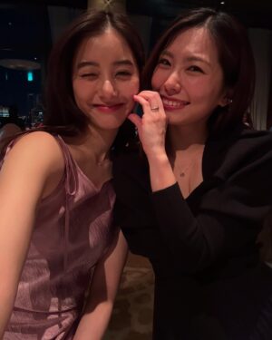 Yuko Araki Instagram - 誕生日の時はとびきり好きな服を着れる日ということで♡
最近一目惚れしたドレスを♡

dress : @acnestudios 
bag : @dior 
bracelet : @dior
ring : @dior