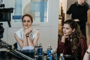 Yuliya Topolnitskaya Instagram - Я закончила сниматься в сериале «Циники»🎬
Огромная благодарность всей съемочной группе🤍 
Было очень классно🤍