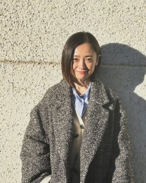 Yumi Adachi Instagram - 🤍🤍🤍
NHK『3000万』
今夜10時、ついに最終回。
撮影中、祐子と私の境界線が曖昧で苦しかったけど、
めちゃくちゃにめっちゃくちゃに楽しかった！
終わっちゃうのは寂しいけど、あの最終回を皆さんに観て頂けるという嬉しい気持ちで送り出します！
3000万最終回、行ってらっしゃい！#ドラマ3000万