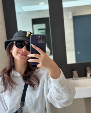 Yumna Zaidi Instagram - Assuming it was an accident 💥