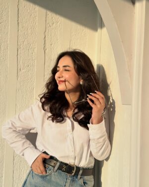 Yumna Zaidi Instagram - Song 🎧🙂‍↕️