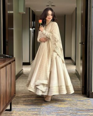 Yumna Zaidi Instagram - Contagious smiles from Houston:) 

@faizasaqlain 
@qadirsabs
@zeemazumder
